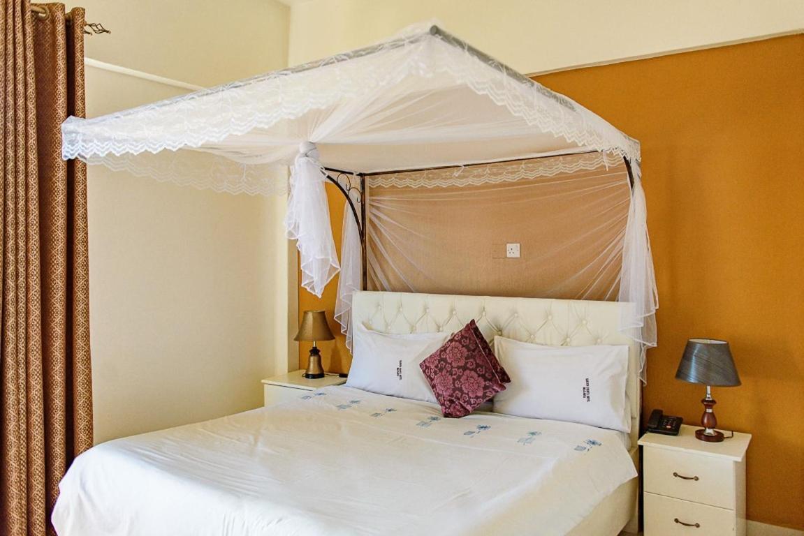 Garden Courts Hotel Masaka المظهر الخارجي الصورة