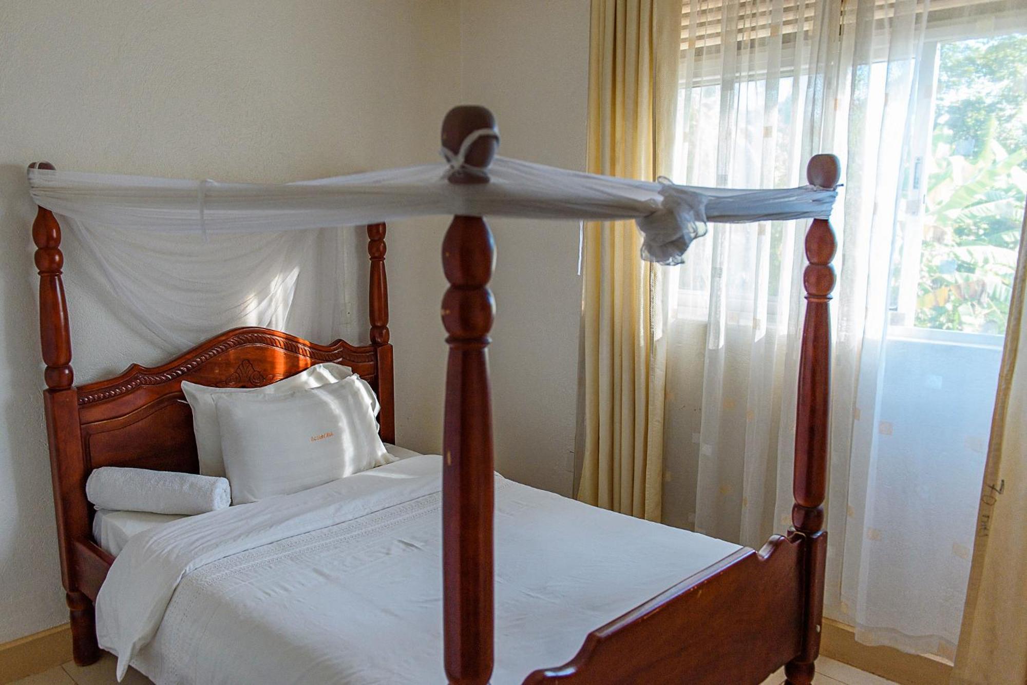 Garden Courts Hotel Masaka المظهر الخارجي الصورة