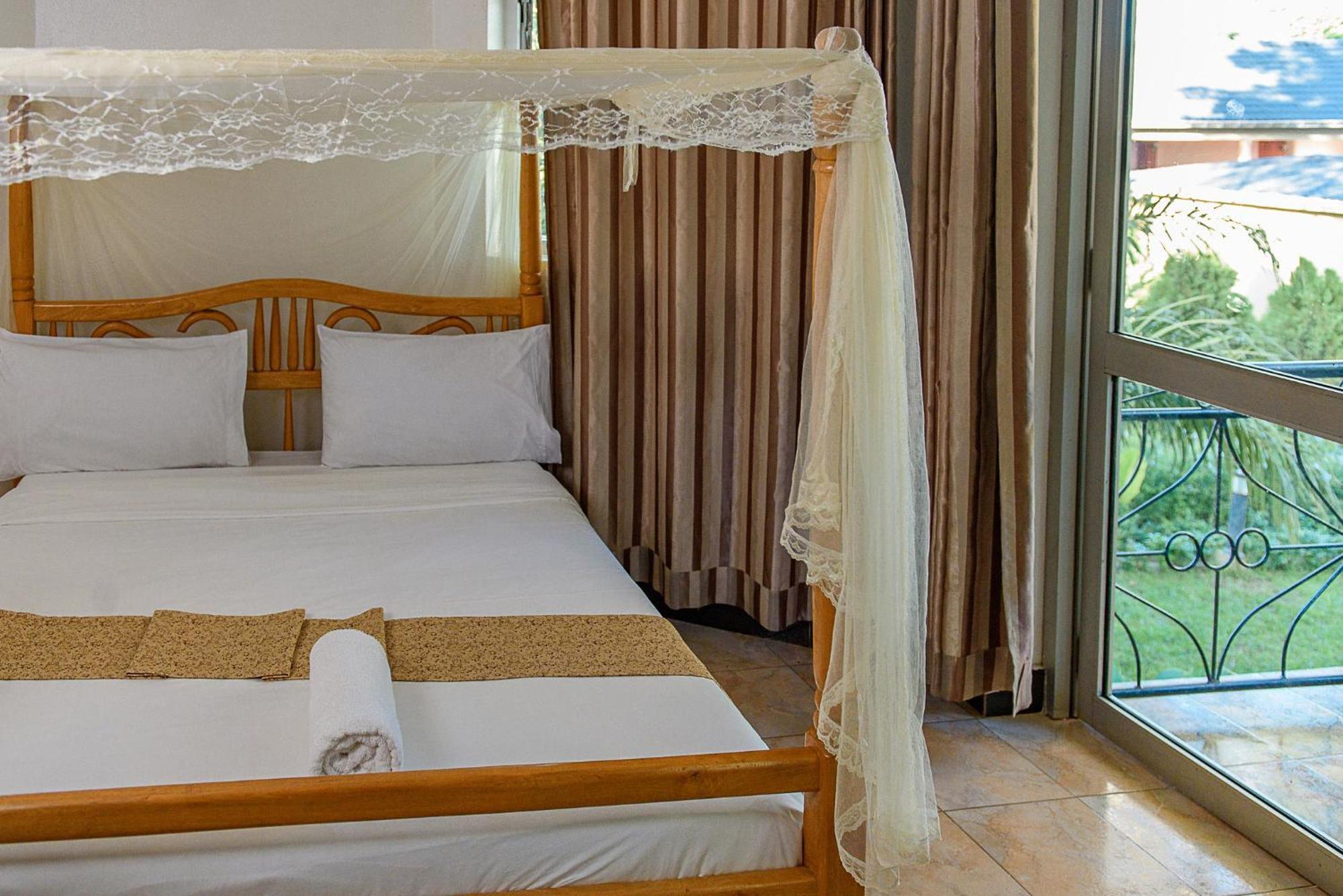 Garden Courts Hotel Masaka المظهر الخارجي الصورة